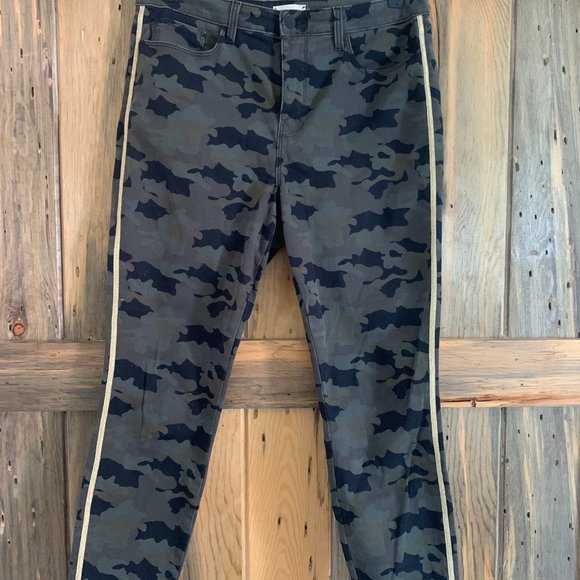L'AGENCE HIGH RISE SKINNY CAMO JEANS WITH GOLD TRIM SIZE 31 - Picture 3 of 8
